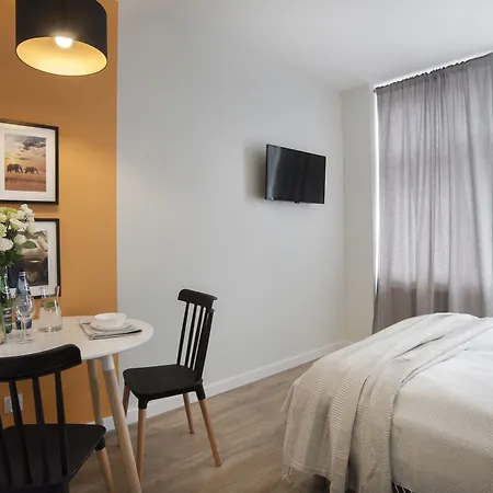 7 Continents Apartment